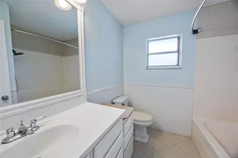 Bath - 5149 SE 108th Pl, Belleview, FL 34420 photo 1 of 2