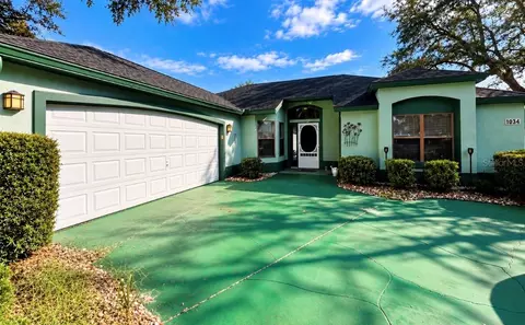 1034 Ventura Dr, Lady Lake, FL 32159