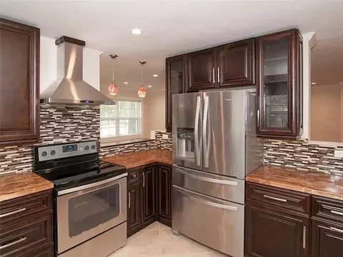 Kitchen - 126 SE 41st Ave, Ocala, FL 34471 photo 2 of 3