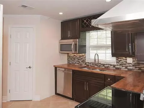 Kitchen - 126 SE 41st Ave, Ocala, FL 34471 photo 1 of 3