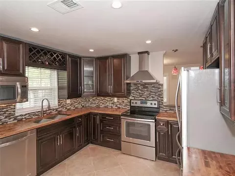 Kitchen - 126 SE 41st Ave, Ocala, FL 34471 photo 3 of 3
