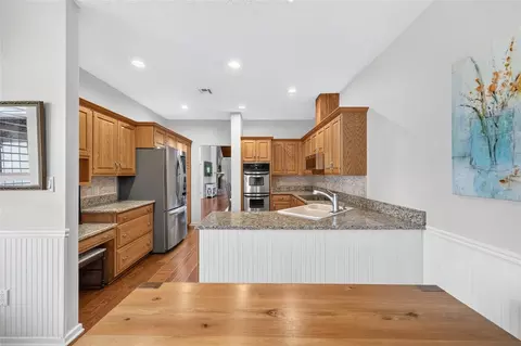 Kitchen - 1731 SE Clatter Bridge Rd, Ocala, FL 34471 photo 4 of 6