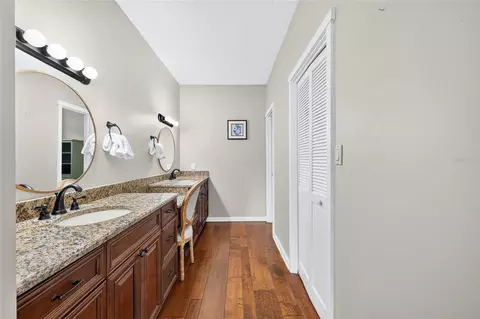 Bath - 1731 SE Clatter Bridge Rd, Ocala, FL 34471 photo 2 of 4