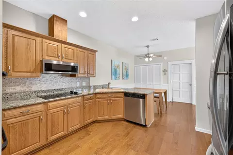 Kitchen - 1731 SE Clatter Bridge Rd, Ocala, FL 34471 photo 2 of 6