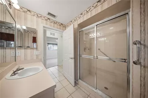 Bath - 5126 NW 21st Loop, Ocala, FL 34482 photo 4 of 4