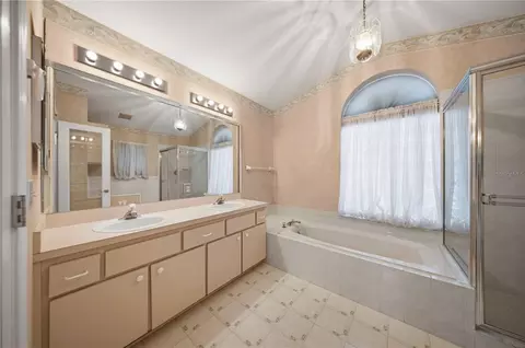 Bath - 5126 NW 21st Loop, Ocala, FL 34482 photo 1 of 4