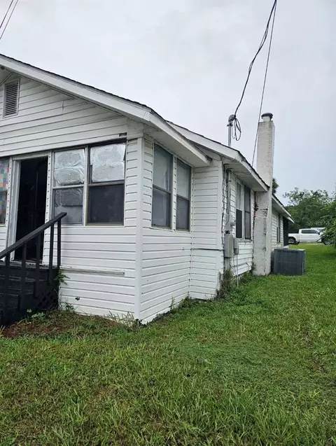 Exterior - 613 NE 8th Ave, Ocala, FL 34470 photo 3 of 6