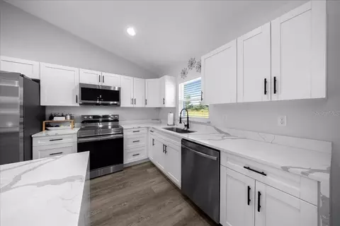 Kitchen - 55 Locust Loop Cir, Ocala, FL 34472 photo 5 of 5