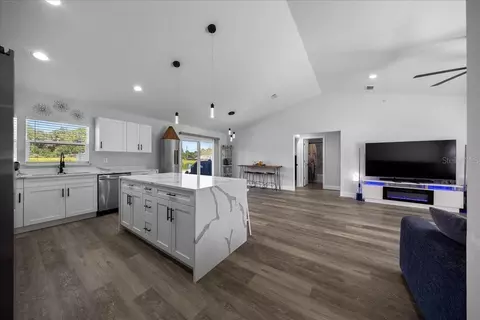Kitchen - 55 Locust Loop Cir, Ocala, FL 34472 photo 4 of 5