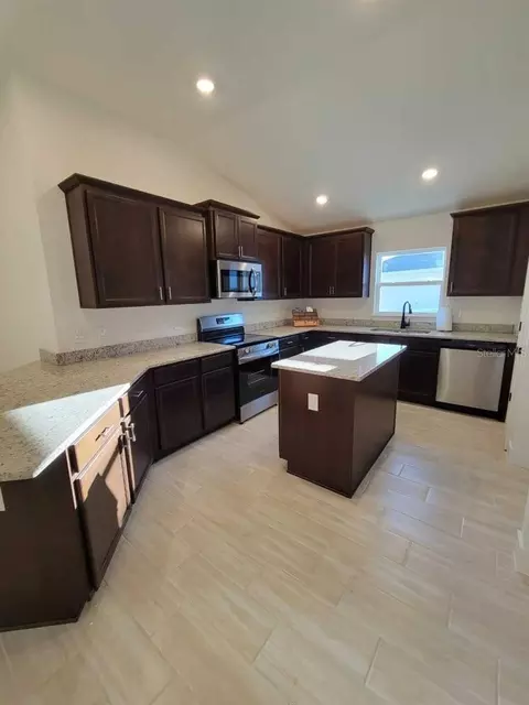 Kitchen - 4532 SW 90th Pl, Ocala, FL 34476 photo 2 of 3