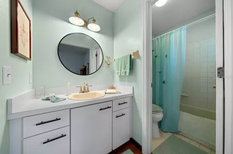 Bath - 4470 NW 32nd St, Ocala, FL 34482 photo 2 of 6