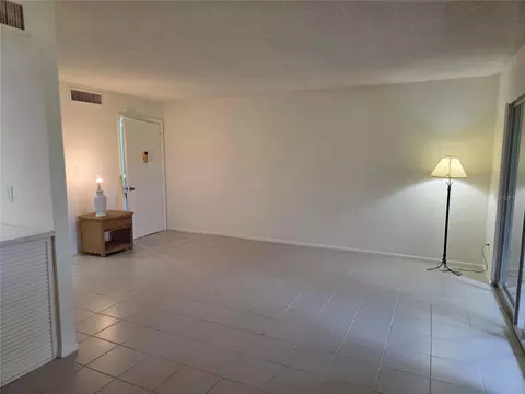 Living - 610 Midway Dr #A, Ocala, FL 34472 photo 2 of 5