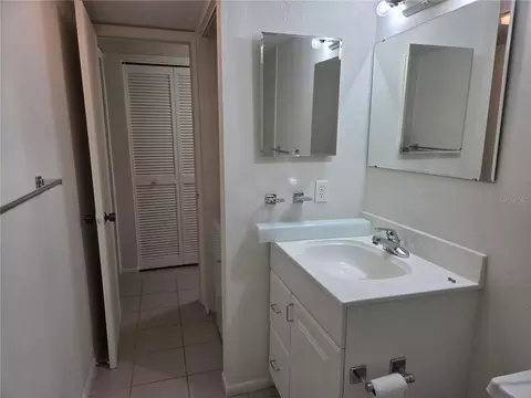 Bath - 610 Midway Dr #A, Ocala, FL 34472 photo 1 of 1