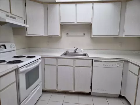 Kitchen - 610 Midway Dr #A, Ocala, FL 34472 photo 2 of 4