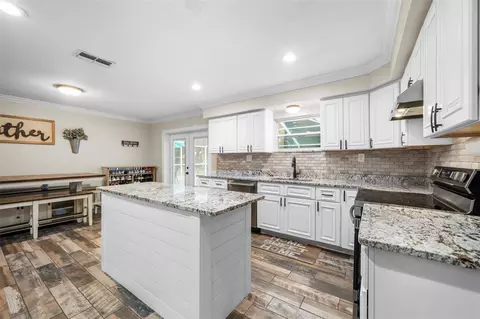 Kitchen - 13680 NE 38th Ave, Anthony, FL 32617 photo 3 of 3