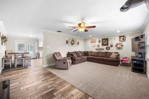 Living - 13680 NE 38th Ave, Anthony, FL 32617 photo 1 of 2