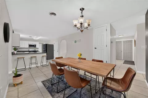 Dining - 3704 SE 34th Ct, Ocala, FL 34471 photo 3 of 3