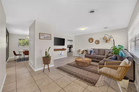 Living - 3704 SE 34th Ct, Ocala, FL 34471 photo 1 of 7