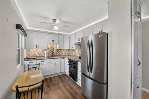 Kitchen - 2437 NE 6th St #10, Ocala, FL 34470 photo 2 of 5