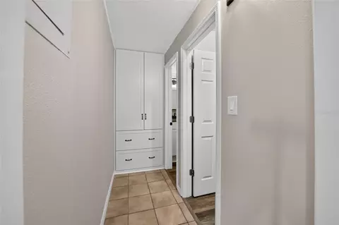 Entry Way - 2437 NE 6th St #10, Ocala, FL 34470 photo 4 of 4