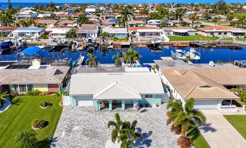 4951 Forecastle Dr, New Port Richey, FL 34652