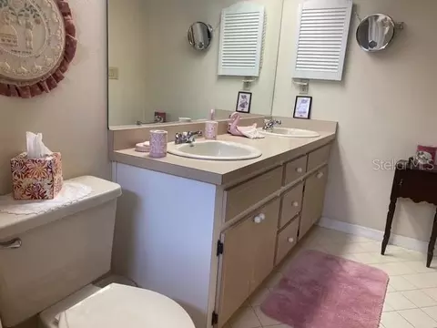 Bath - 17455 SW 26th Terrace Rd, Ocala, FL 34473 photo 2 of 5