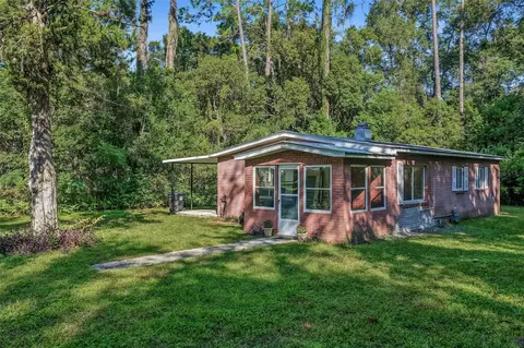 Exterior - 424 SE 1st Pl, Williston, FL 32696 photo 1 of 6