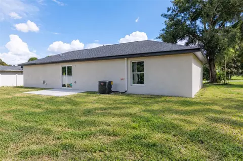 Exterior - 442 NW 64th Pl, Ocala, FL 34475 photo 4 of 5