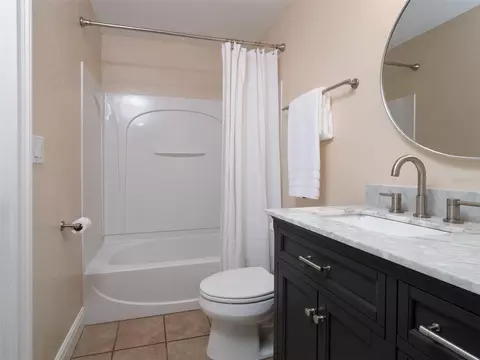 Bath - 6560 NE 150th Ave, Williston, FL 32696 photo 6 of 7
