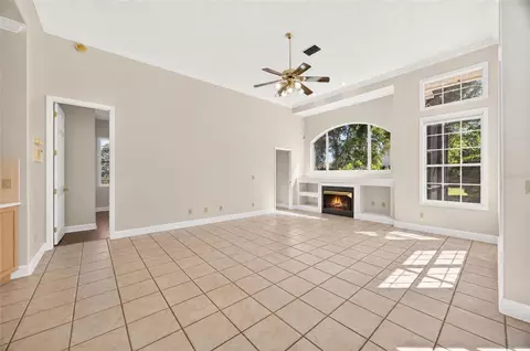 Living - 2416 SE 29th St, Ocala, FL 34471 photo 13 of 18