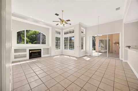 Living - 2416 SE 29th St, Ocala, FL 34471 photo 15 of 18