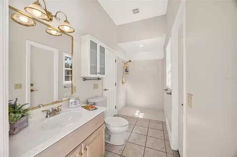 Bath - 2416 SE 29th St, Ocala, FL 34471 photo 5 of 7