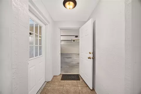 Entry Way - 2416 SE 29th St, Ocala, FL 34471 photo 10 of 10