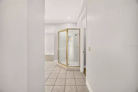 Entry Way - 2416 SE 29th St, Ocala, FL 34471 photo 7 of 10