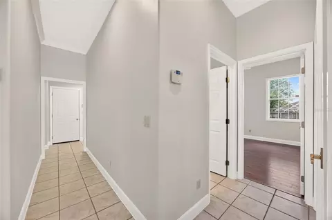 Entry Way - 2416 SE 29th St, Ocala, FL 34471 photo 8 of 10