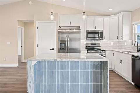 Kitchen - 4 Cedar Ter, Ocala, FL 34472 photo 2 of 3
