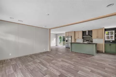Living - 14470 SE 8th St, Williston, FL 32696 photo 2 of 3