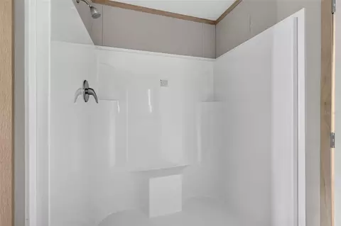 Bath - 14470 SE 8th St, Williston, FL 32696 photo 2 of 4