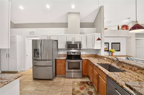 Kitchen - 10983 SW 69th Cir, Ocala, FL 34476 photo 3 of 4