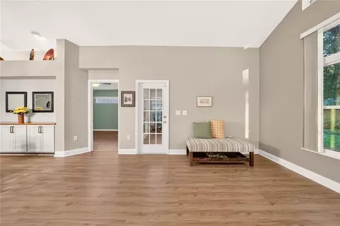Living - 10983 SW 69th Cir, Ocala, FL 34476 photo 2 of 6