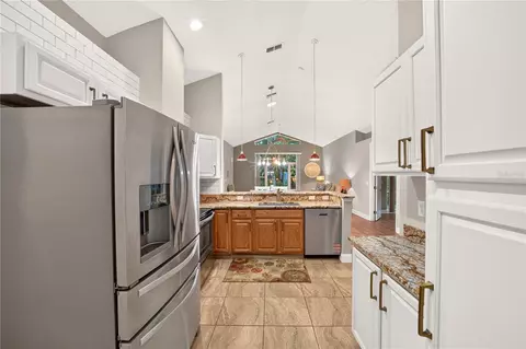 Kitchen - 10983 SW 69th Cir, Ocala, FL 34476 photo 4 of 4