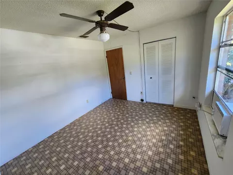 Bedroom - 2274 NE 54th Pl, Ocala, FL 34479 photo 2 of 10