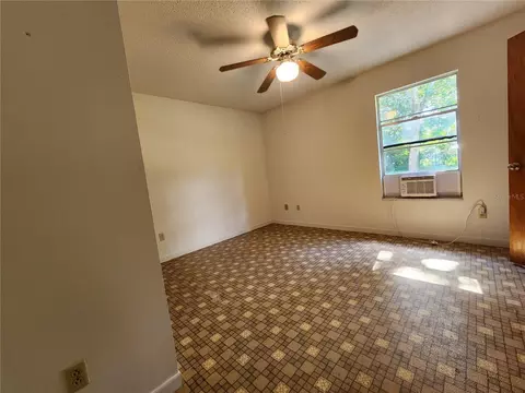 Bedroom - 2274 NE 54th Pl, Ocala, FL 34479 photo 6 of 10