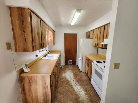 Kitchen - 2274 NE 54th Pl, Ocala, FL 34479 photo 1 of 3
