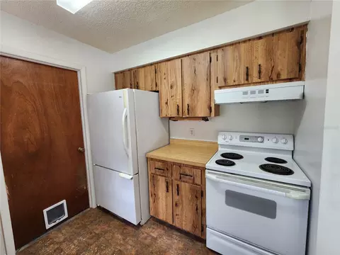 Kitchen - 2274 NE 54th Pl, Ocala, FL 34479 photo 3 of 3