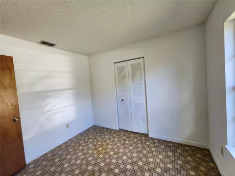 Bedroom - 2274 NE 54th Pl, Ocala, FL 34479 photo 9 of 10