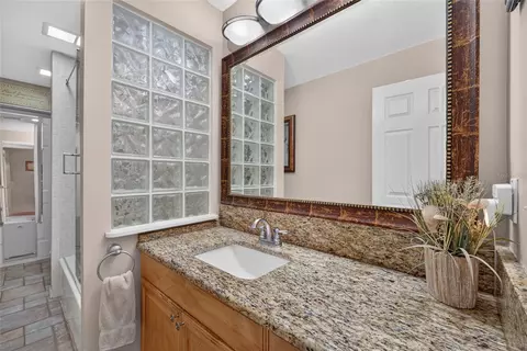 Bath - 19 Northern Dancer Dr, Ocala, FL 34482 photo 1 of 5