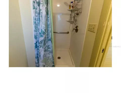 Bath - 27 Emerald Dr, Ocala, FL 34472 photo 1 of 4