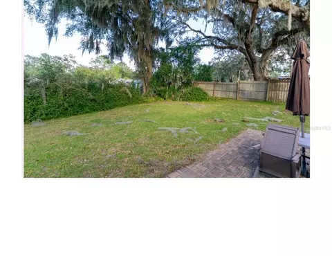 Exterior - 27 Emerald Dr, Ocala, FL 34472 photo 2 of 8