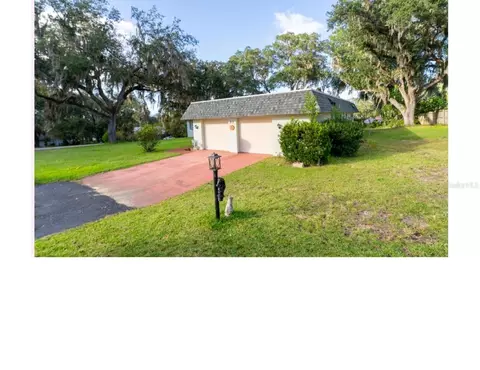 Exterior - 27 Emerald Dr, Ocala, FL 34472 photo 7 of 8